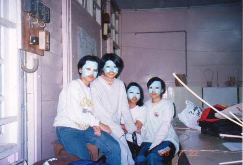 mask.jpg (24644 bytes)